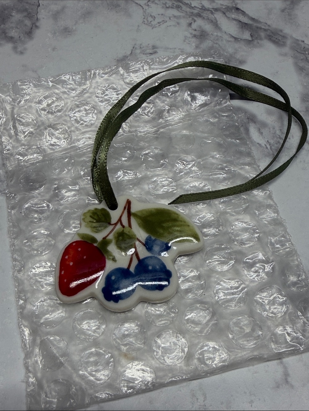 Longaberger Basket Tie-on New 23101 STRAWBERRY BLUEBERRY FRUIT LEAVES CHARM